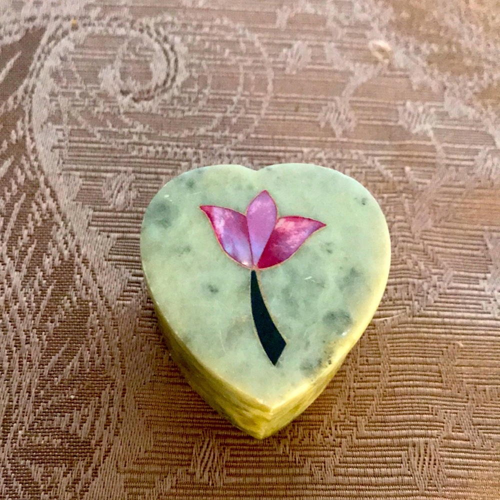 Handcrafted marble heart shaped box with flower inlay